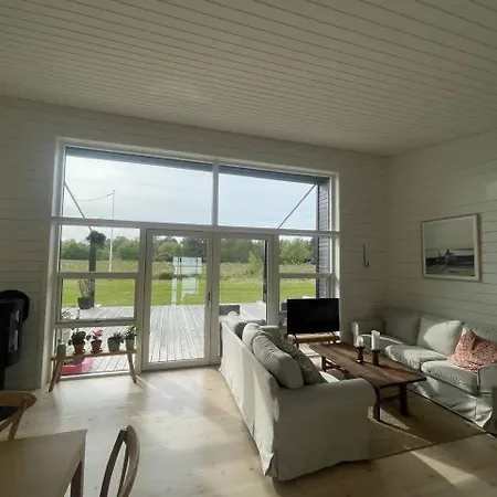 Сasa de vacaciones Lovely Summerhouse