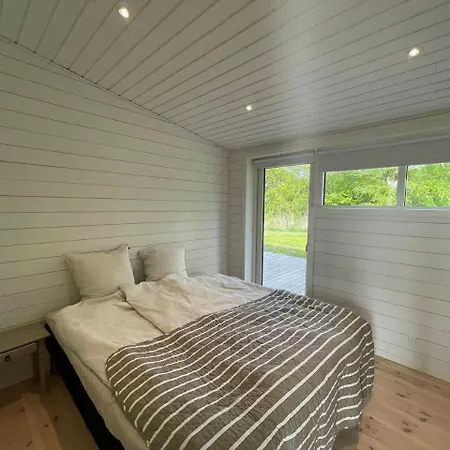 Feriehus Lovely Summerhouse *